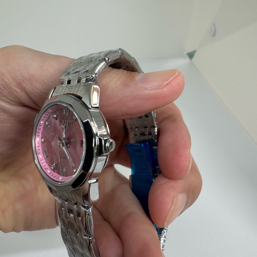Women's Quartz Watch - Picture 2 of 7